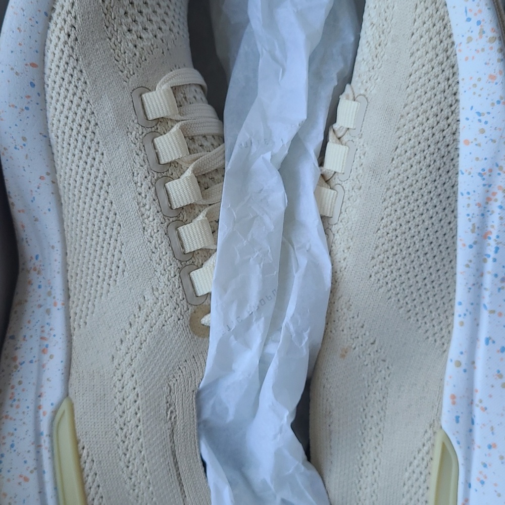 Athletic Propulsion Labs Shoes - Picture 8 of 8